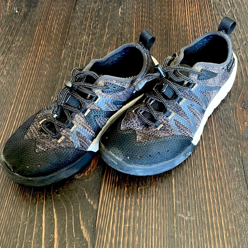 Chaco Women’s Torrent Pro hiking/water shoes women’s 7